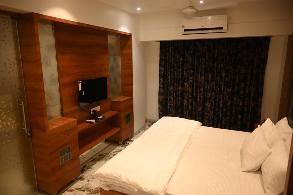Hotel Prime Square Daund Exterior foto